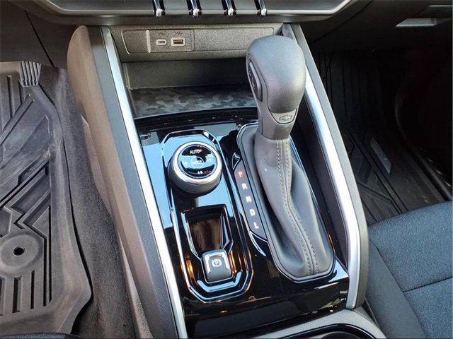 Used 2024 Chevrolet Colorado Trail Boss w/ Technology Package image 17