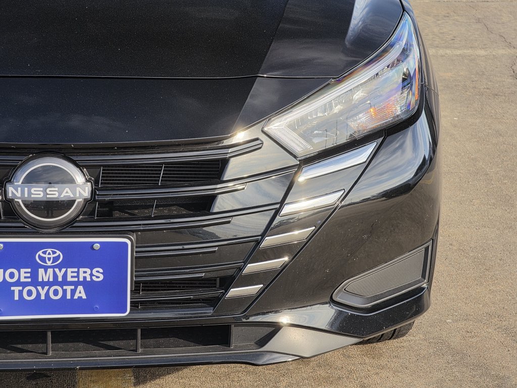 Used 2025 Nissan Versa S w/ Trunk Package FWD image 4