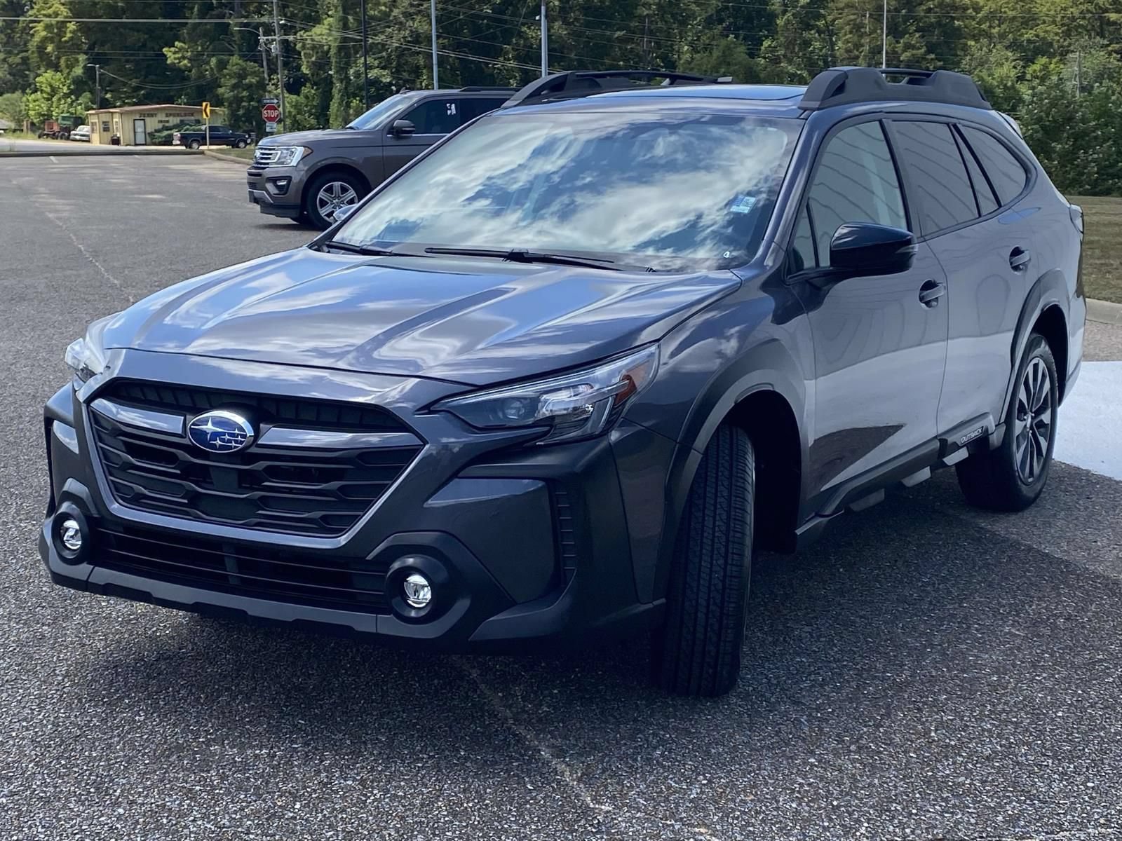 Used 2025 Subaru Outback Onyx Edition AWD/4WD image 3