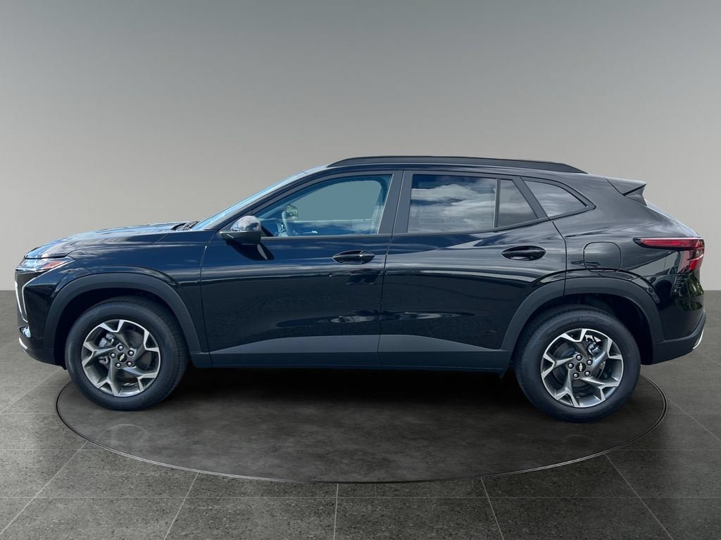 New 2026 Chevrolet Trax LT w/ LT Convenience Package FWD image 5