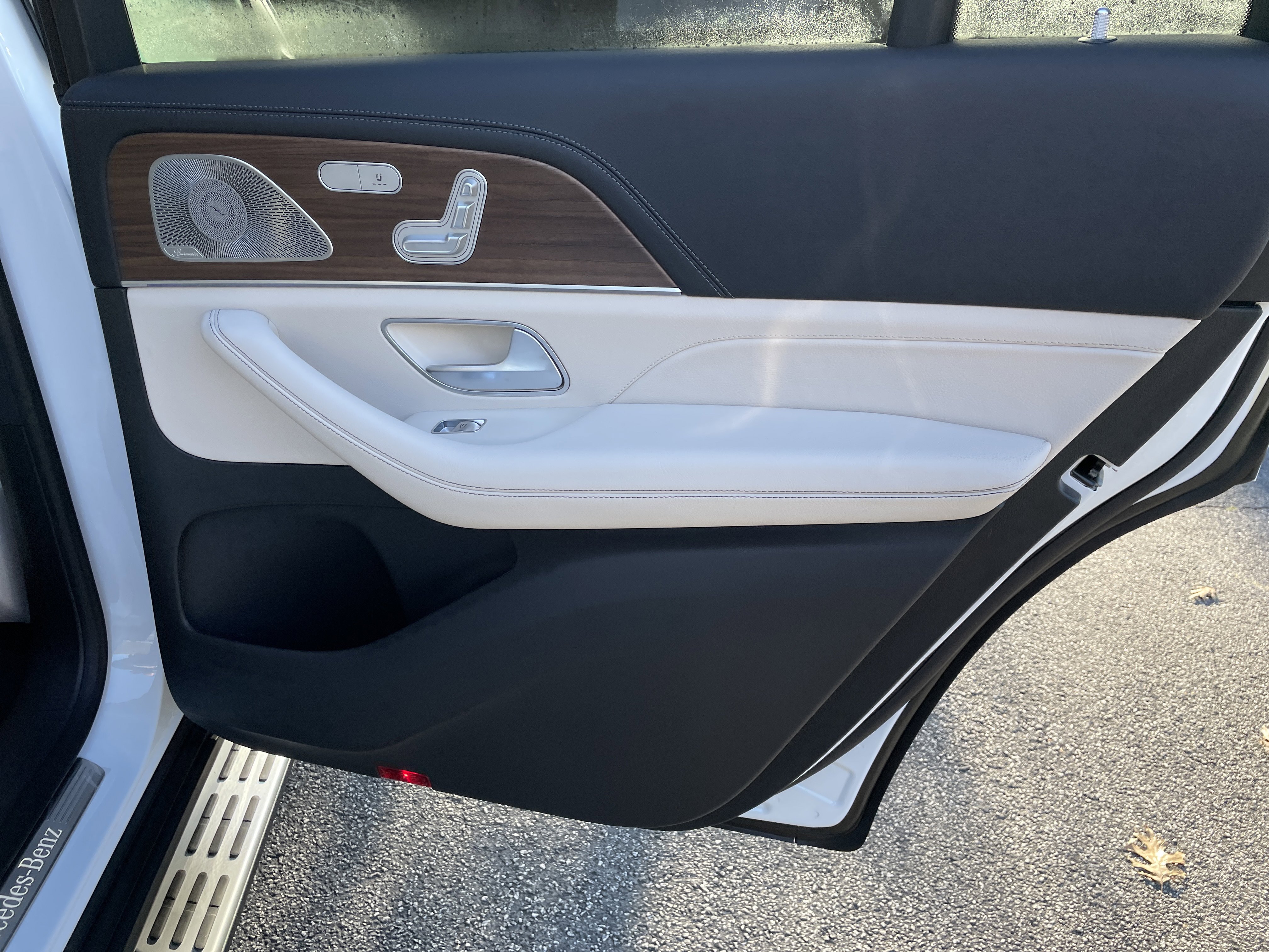 New 2026 Mercedes-Benz GLS 580 4MATIC image 41