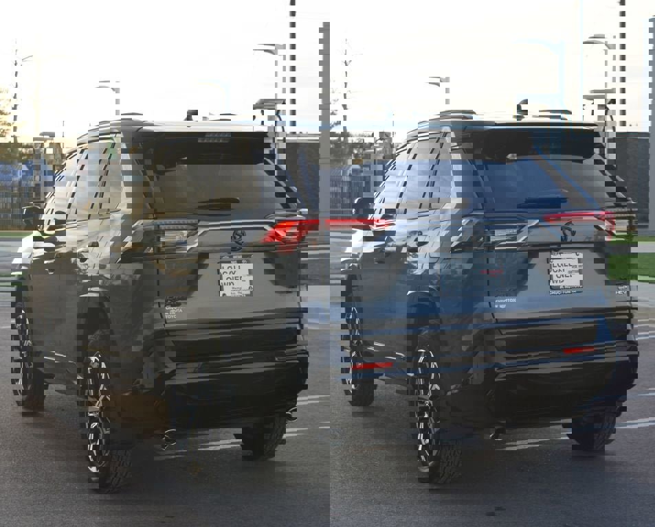 Used 2025 Toyota RAV4 XSE image 16