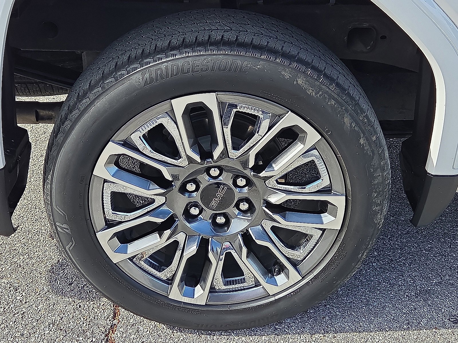 Used 2024 GMC Sierra 1500 Denali Ultimate image 8