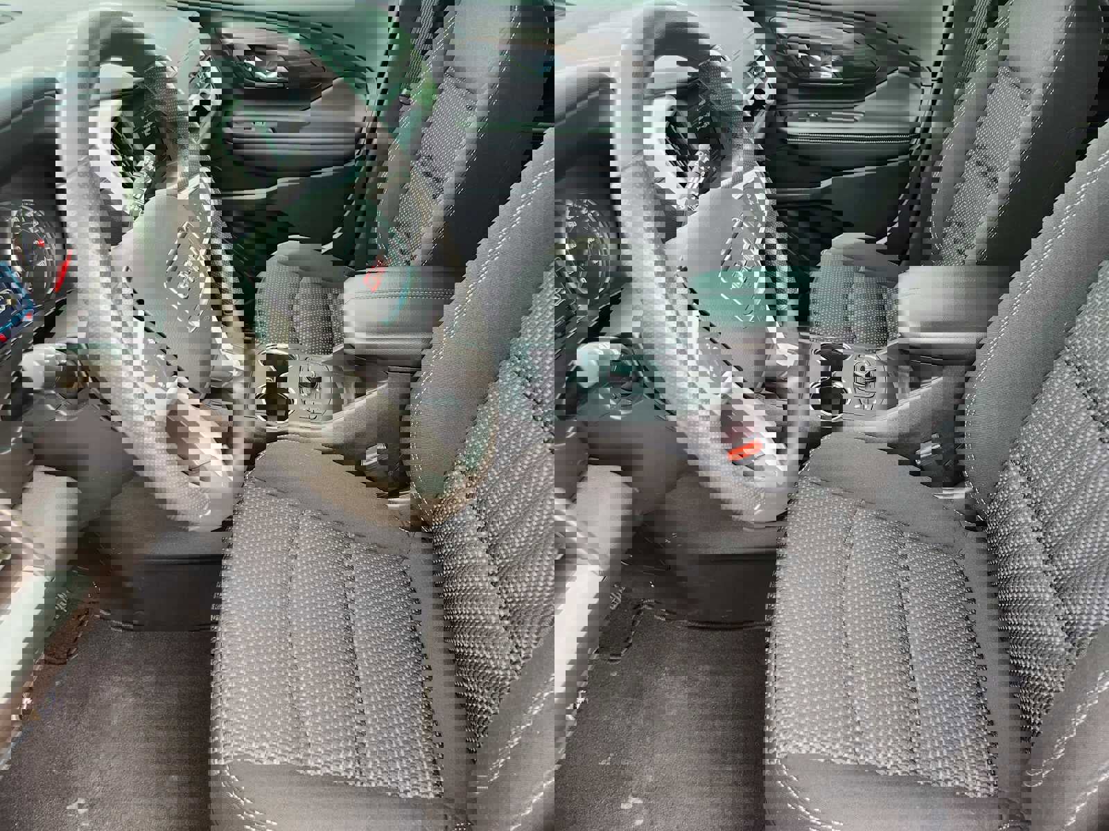 Used 2024 GMC Terrain SLE w/ Driver Convenience Package image 7