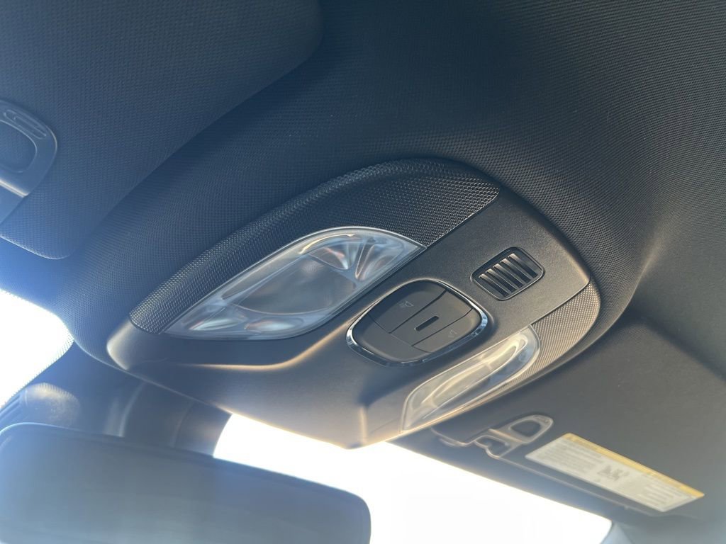 Used 2025 Jeep Compass Limited image 23