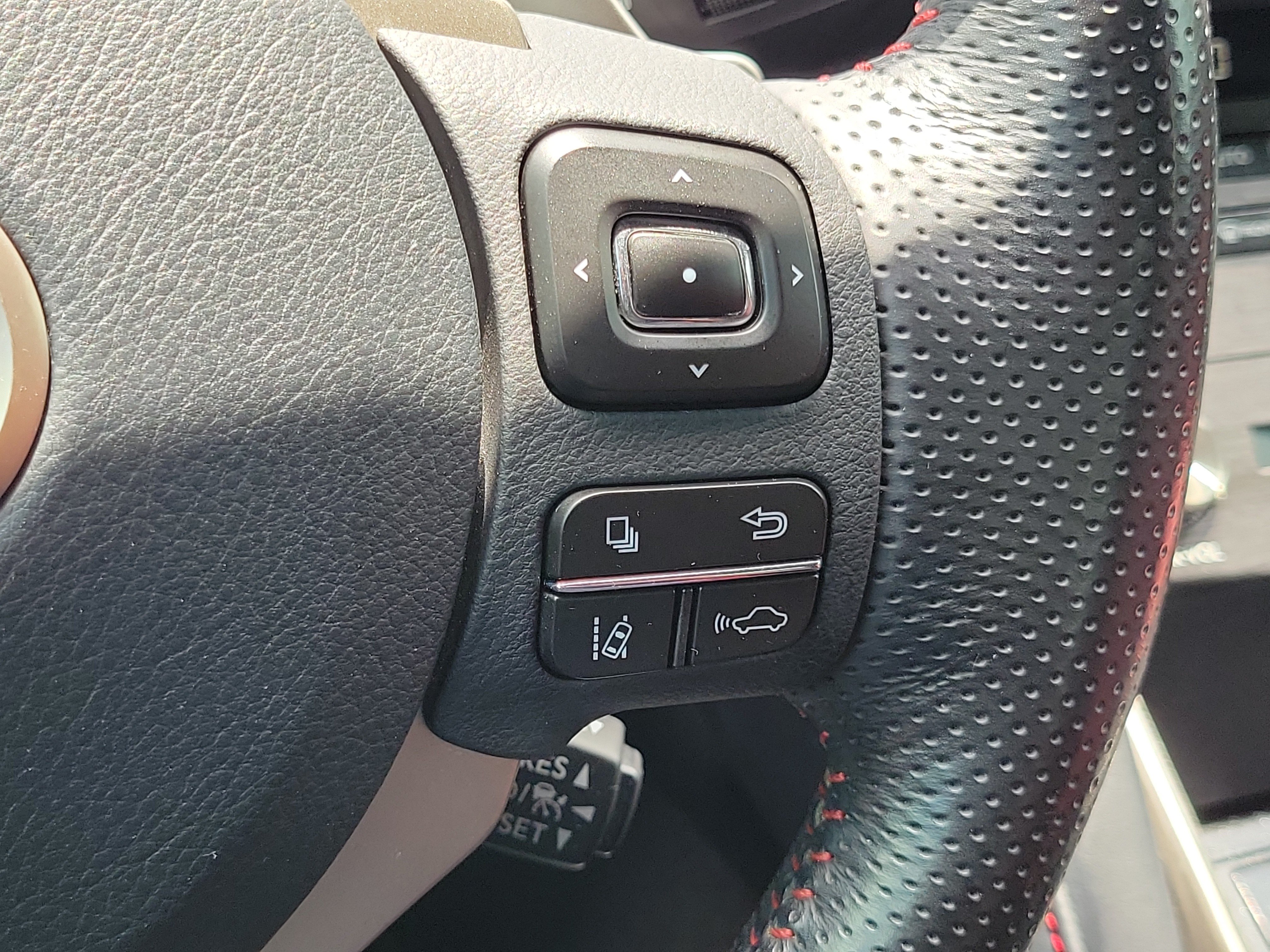 Used 2019 Lexus IS 300 RWD image 29