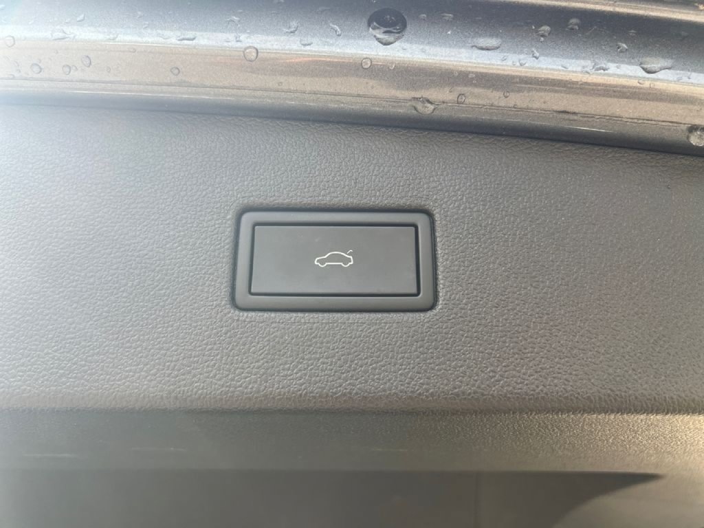 Used 2024 Volkswagen Tiguan SE FWD image 37