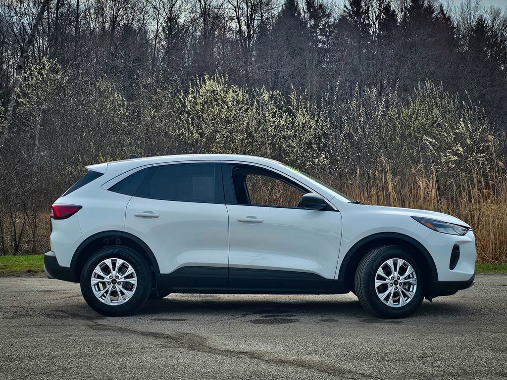 Used 2023 Ford Escape Active AWD/4WD image 2