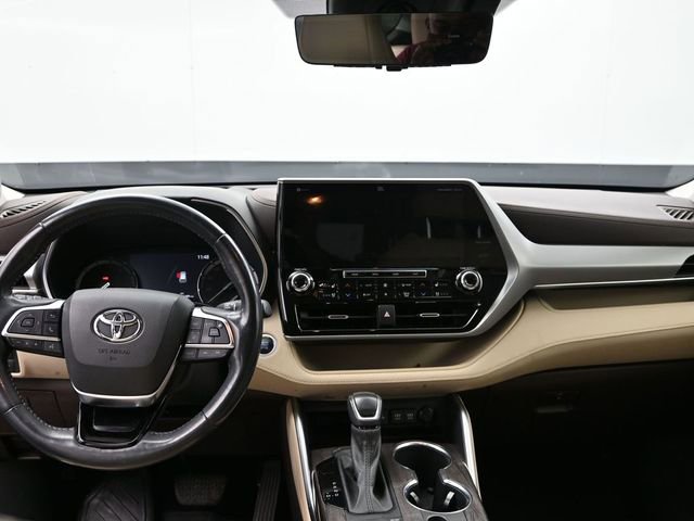 Used 2021 Toyota Highlander Platinum image 13