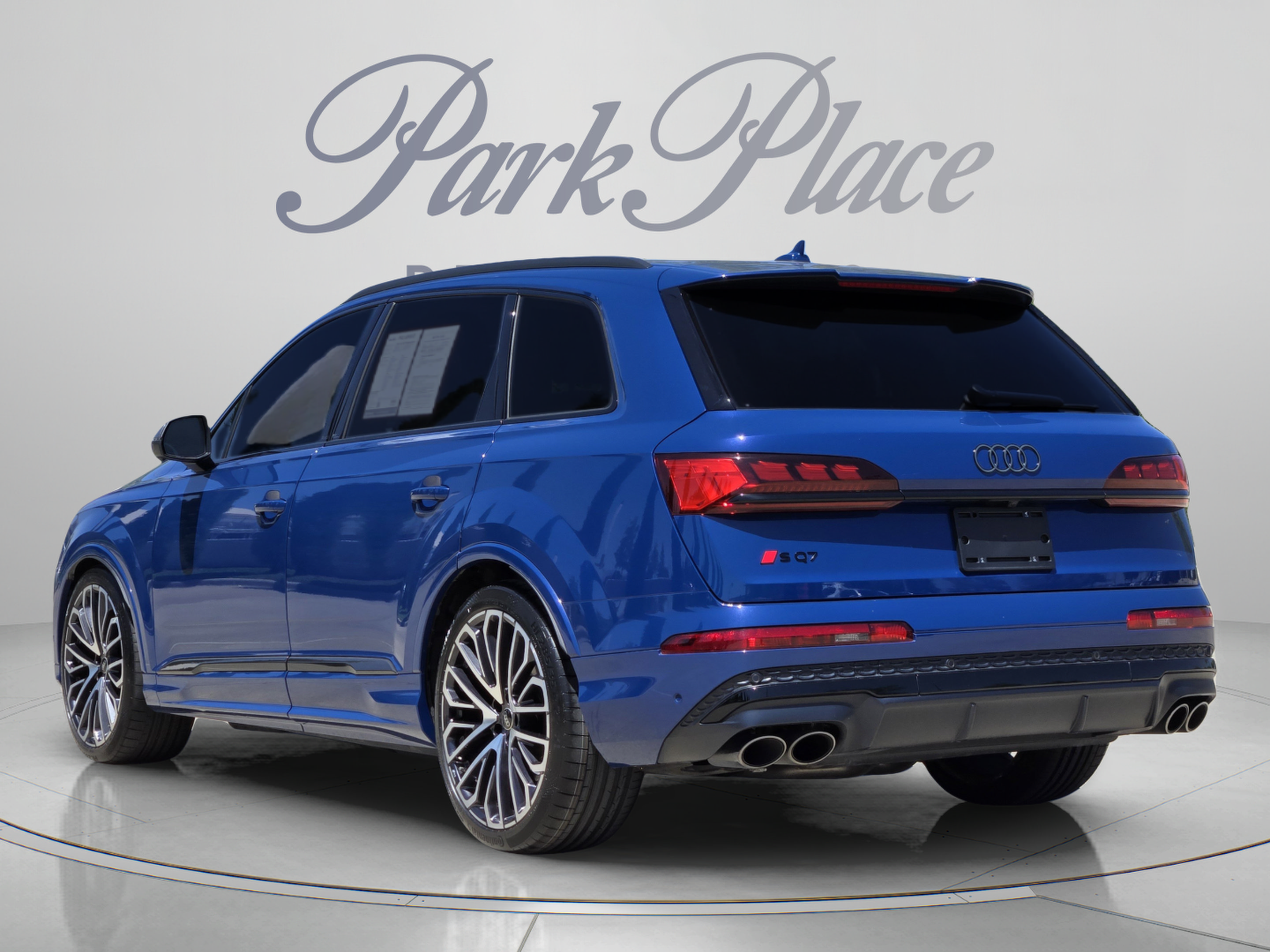 Used 2025 Audi SQ7 Prestige AWD/4WD image 3