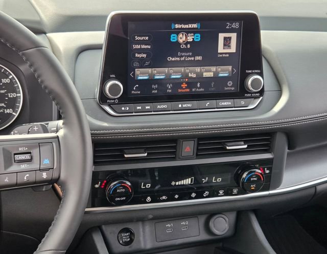 Used 2025 Nissan Rogue SV w/ SV Premium Package FWD image 22