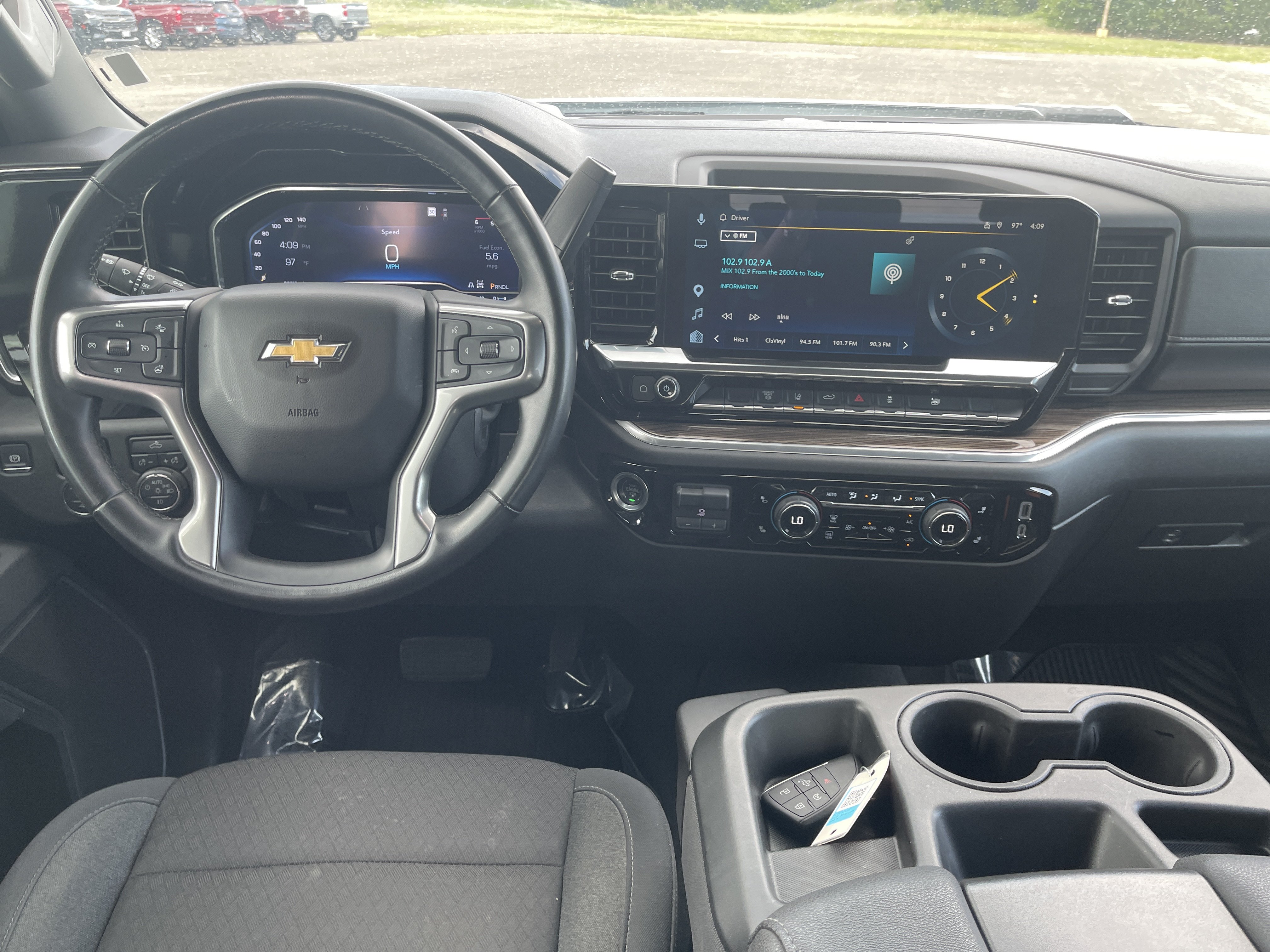 Used 2025 Chevrolet Silverado 3500 LT w/ Convenience Package AWD/4WD image 16