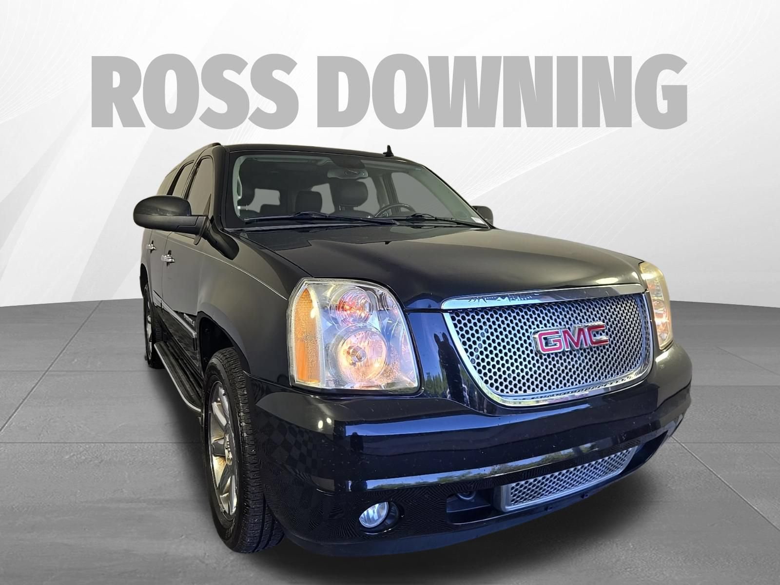 Used 2012 GMC Yukon Denali RWD image 3