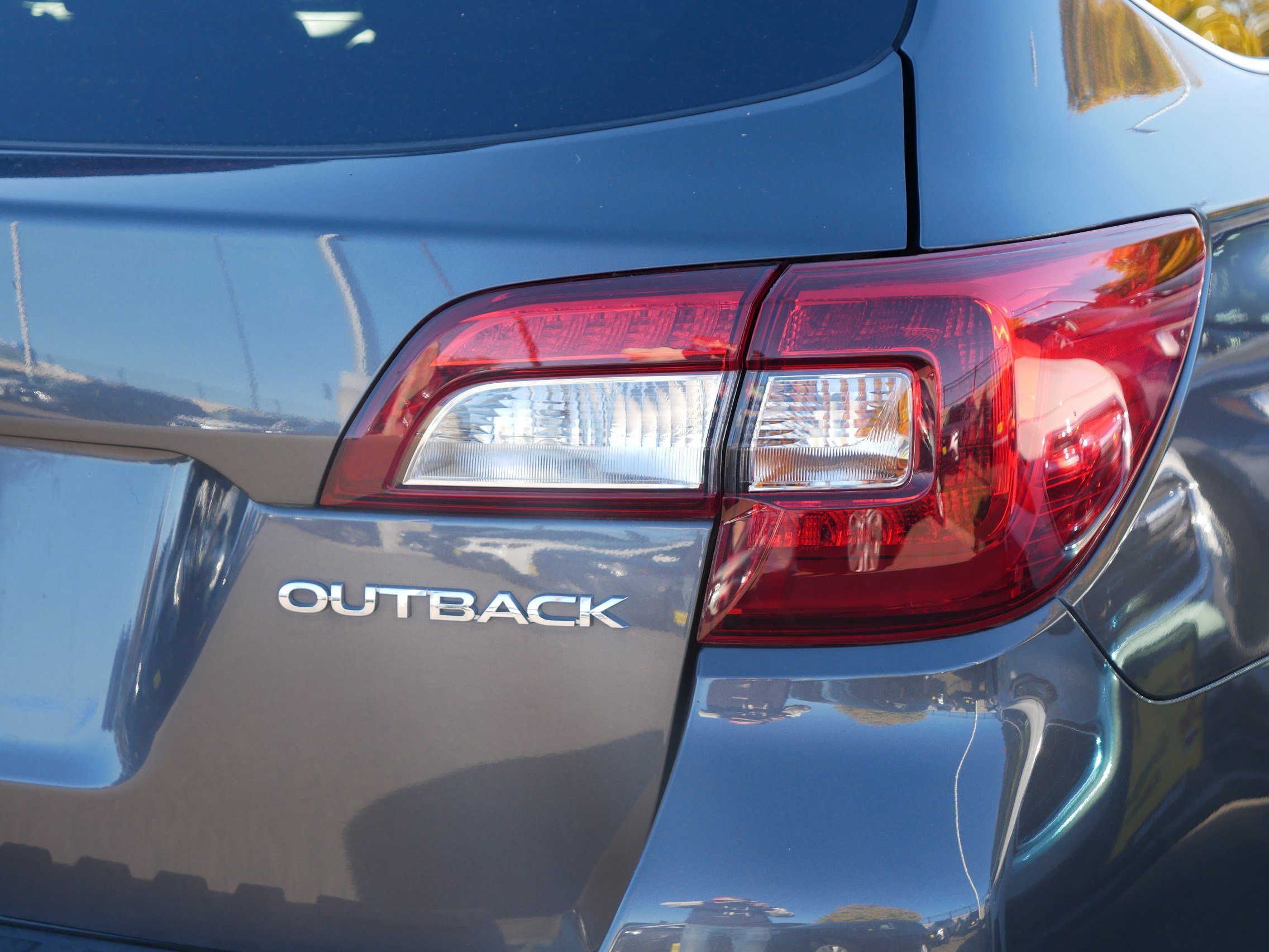 Used 2018 Subaru Outback 2.5i Limited w/ Popular Package #2 image 17