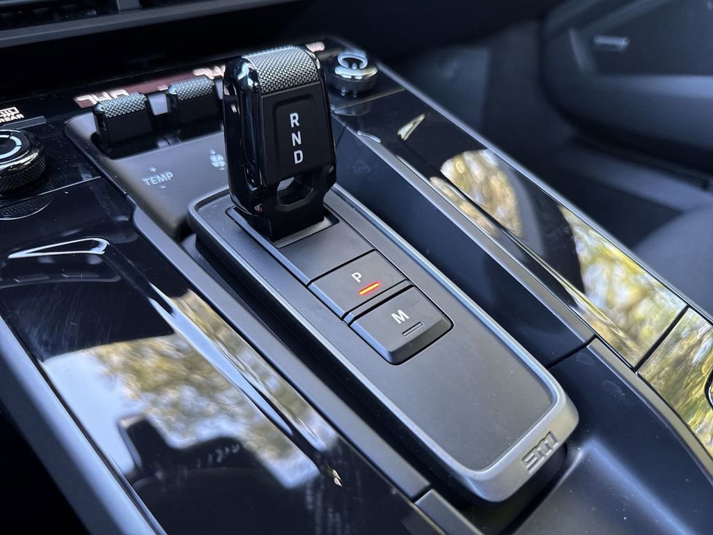 Used 2025 Porsche 911 Carrera image 24