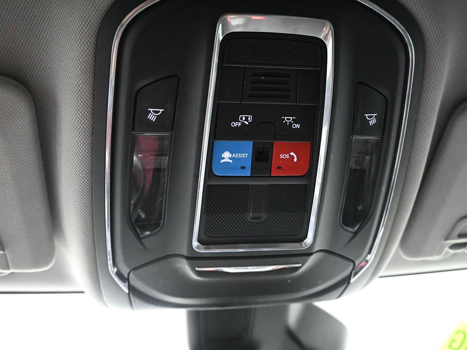 Used 2023 Jeep Grand Cherokee L Laredo image 32