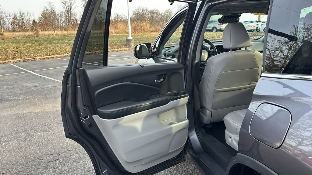 Used 2019 Honda Pilot Touring image 29