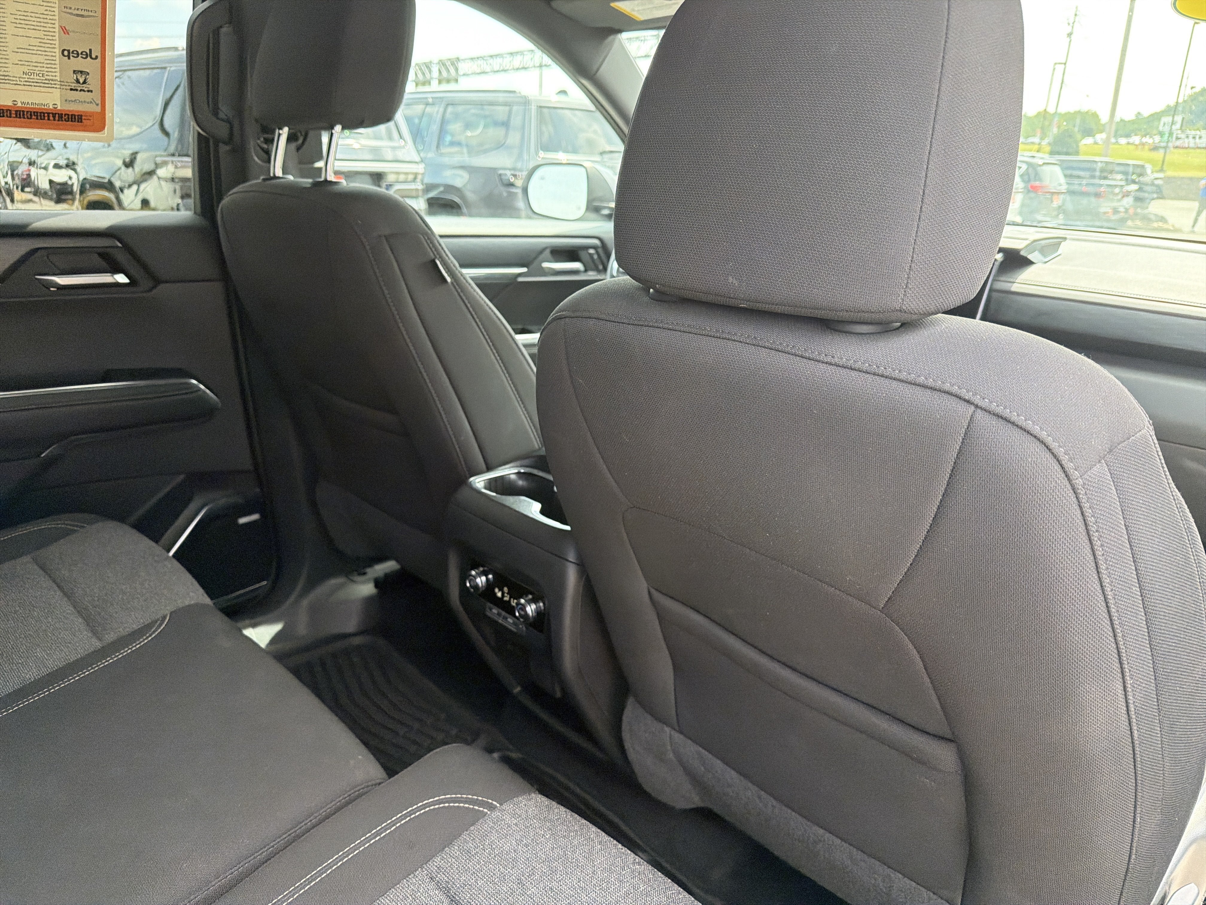 Used 2025 GMC Acadia Elevation FWD image 24