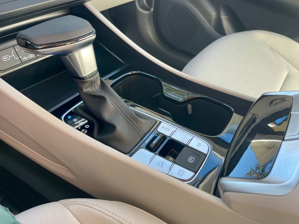 Used 2025 Hyundai Tucson SE image 15