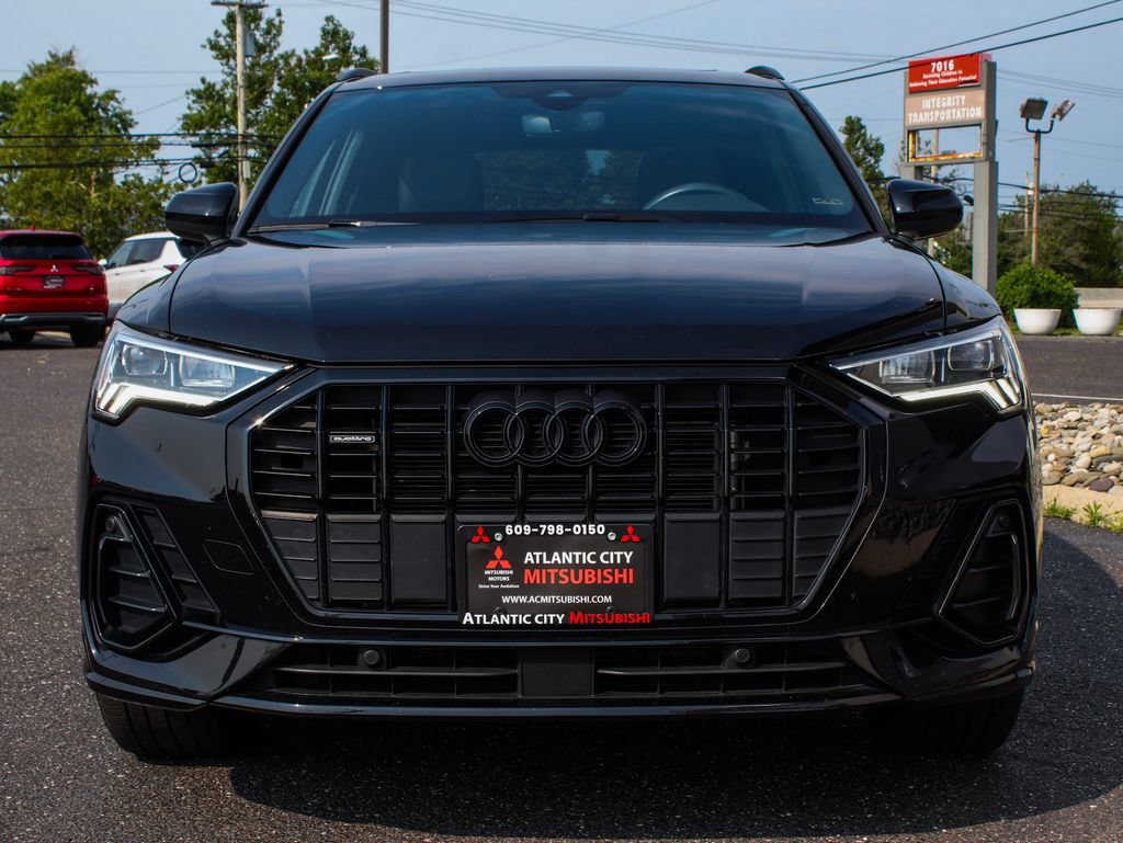 Used 2023 Audi Q3 2.0T Premium w/ Black Optic Sport Package AWD/4WD image 2