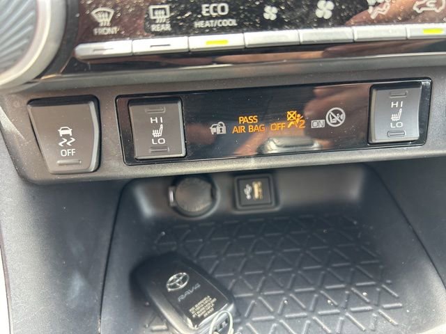 Used 2024 Toyota RAV4 SE w/ Convenience Package image 19