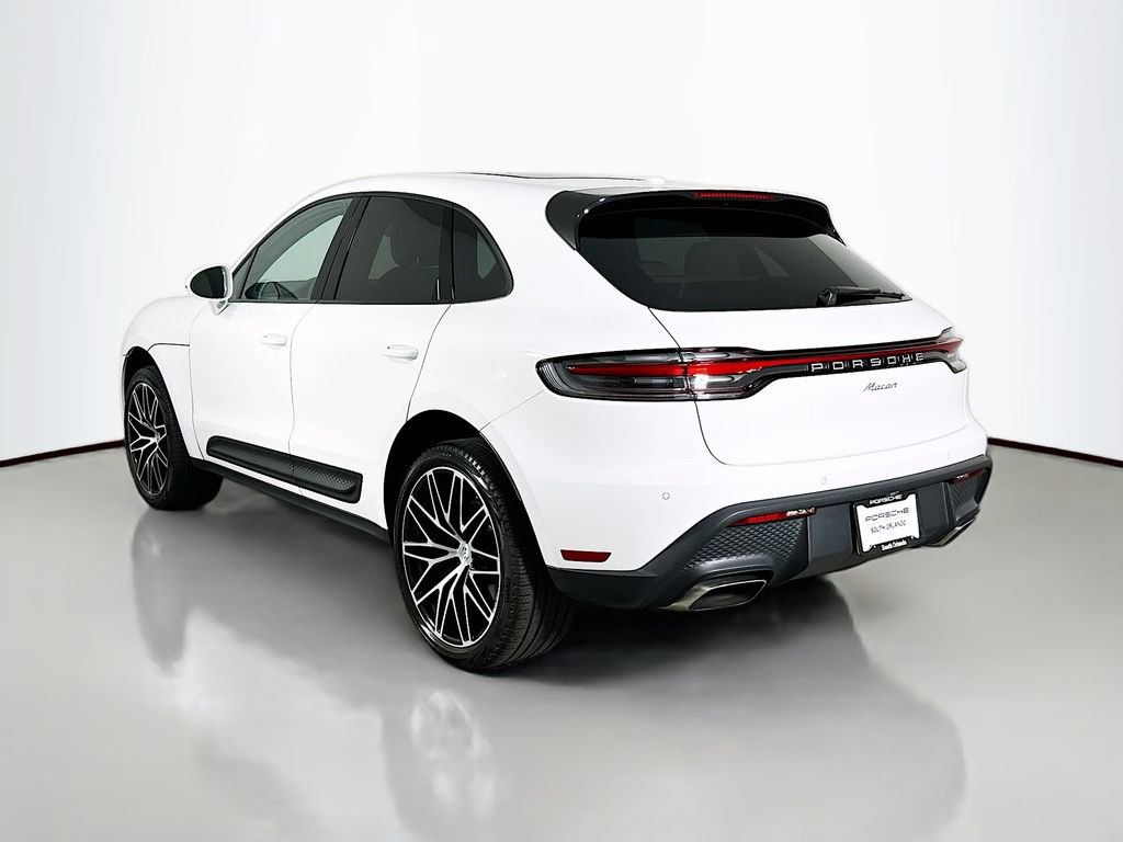 Certified 2023 Porsche Macan AWD/4WD image 3
