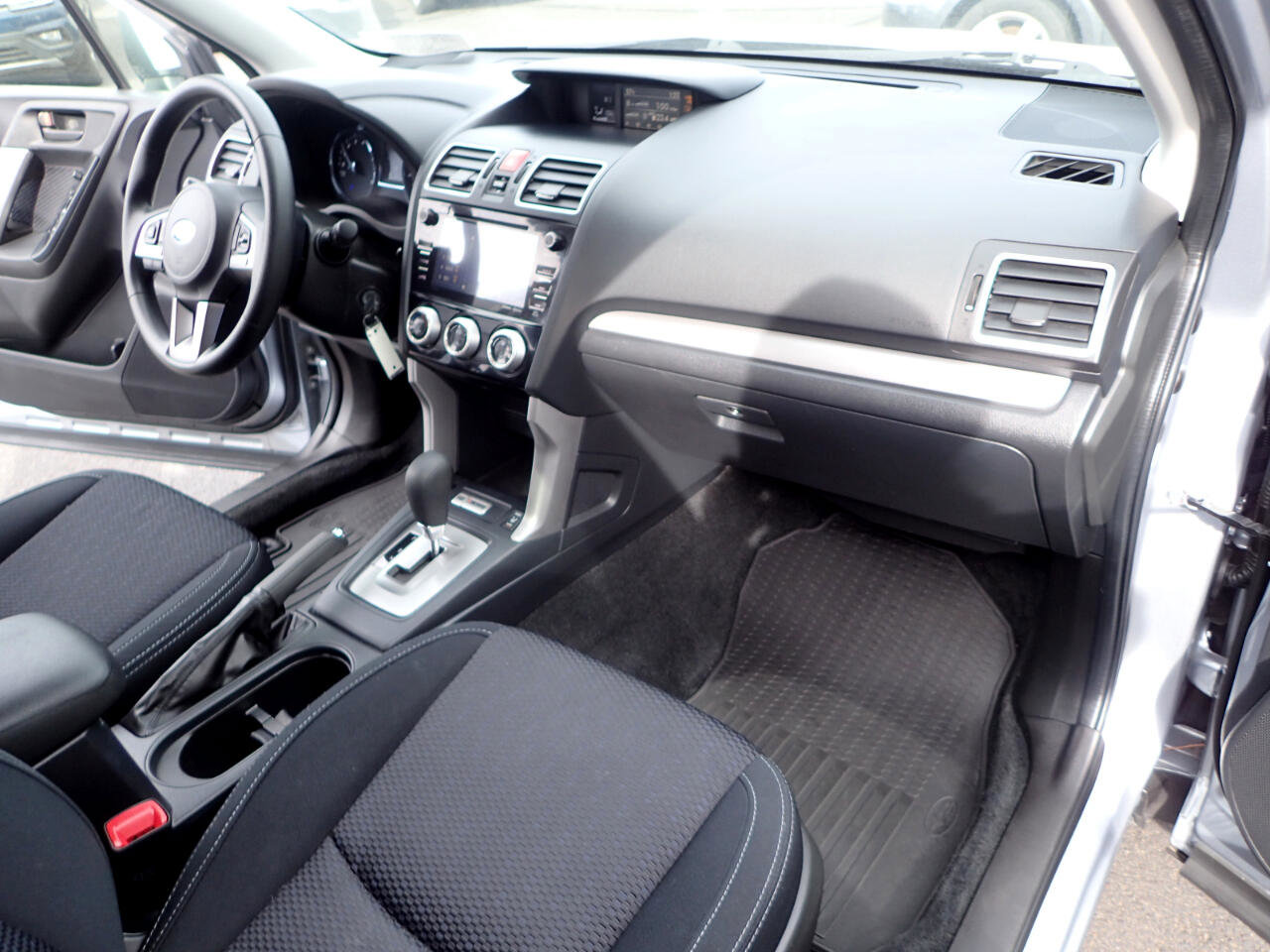 Used 2017 Subaru Forester 2.5i Premium image 13