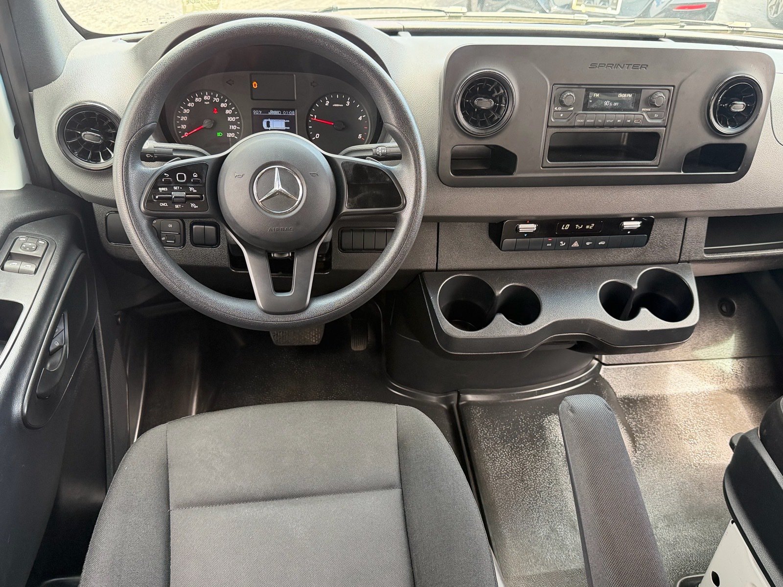 Used 2022 Mercedes-Benz Sprinter 2500 image 16