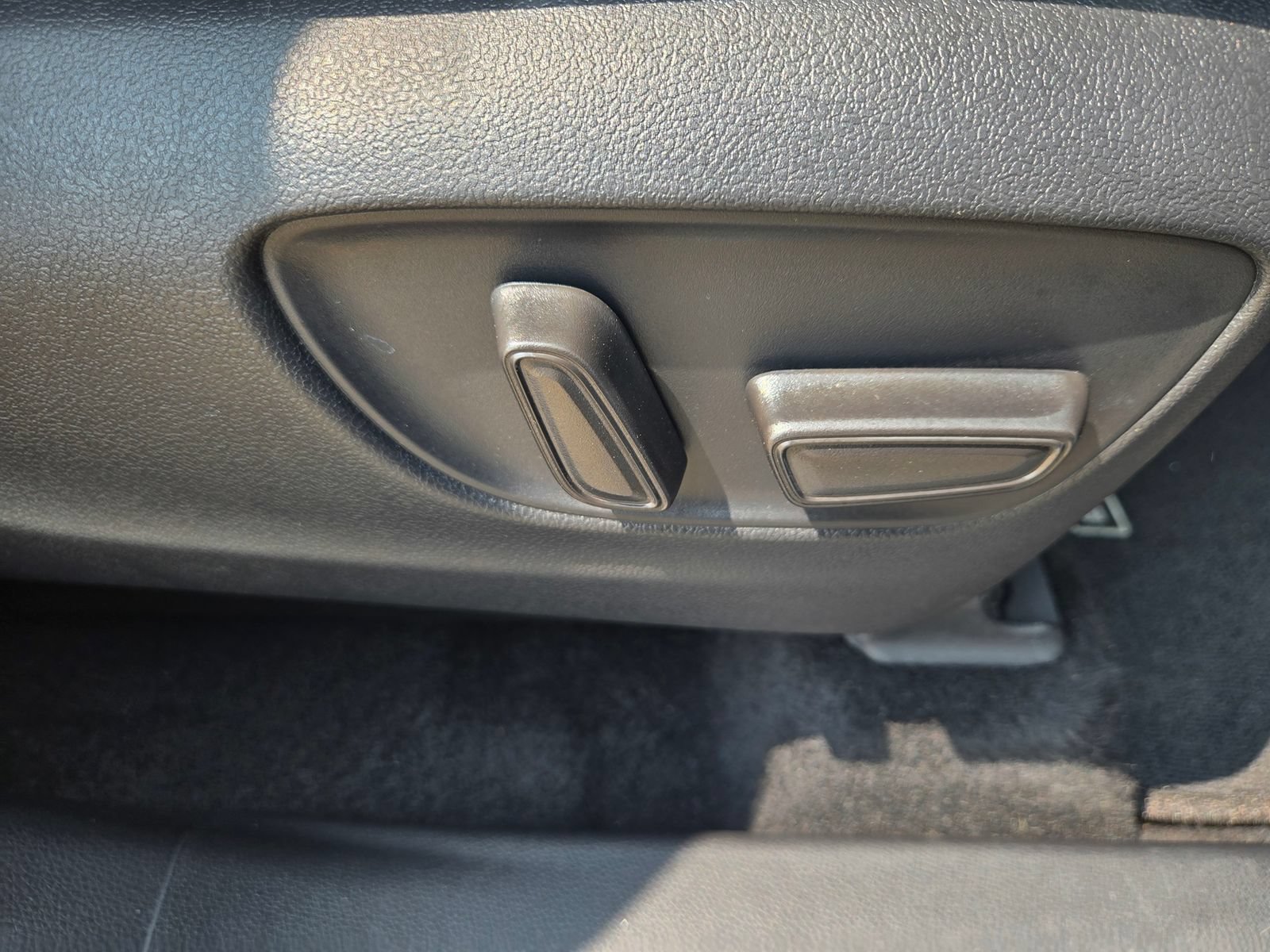 Used 2022 Toyota Highlander XLE FWD image 27