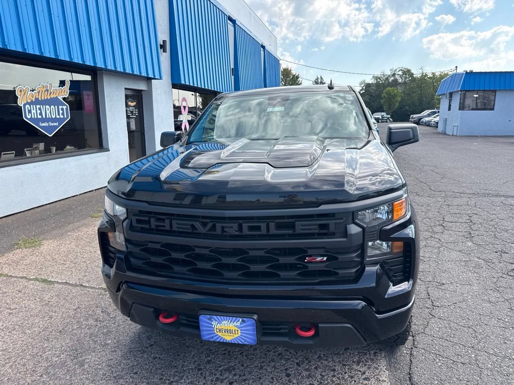 Used 2022 Chevrolet Silverado 1500 Custom Trail Boss w/ LPO, Dark Essentials Package AWD/4WD image 3