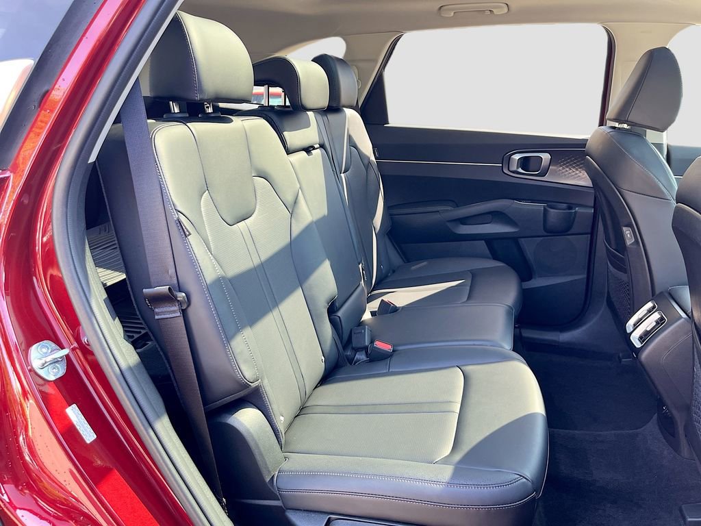 Certified 2025 Kia Sorento S w/ Panoramic Sunroof Package FWD image 34