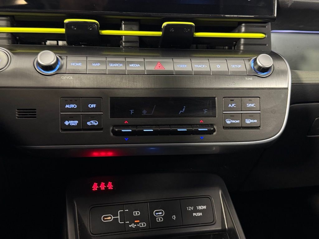 Used 2024 Hyundai Kona Limited FWD image 21