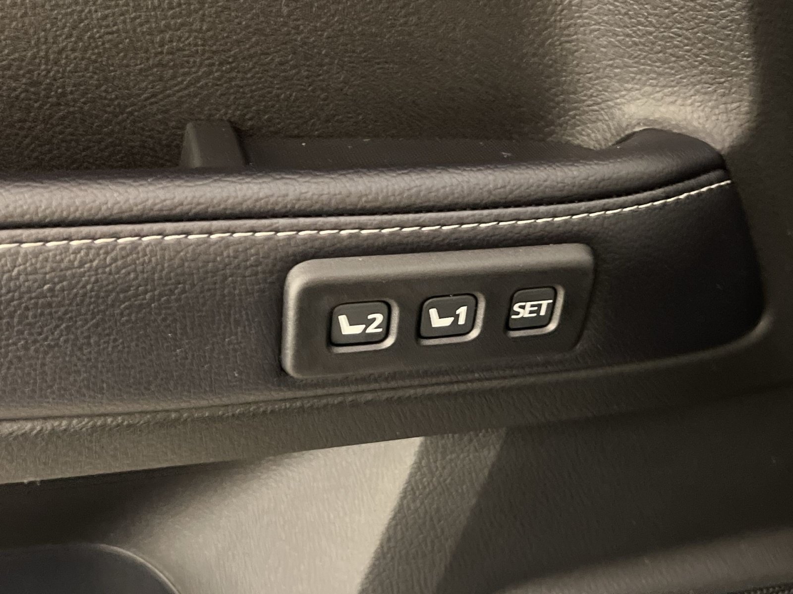 Used 2018 Toyota 4Runner Limited RWD image 31