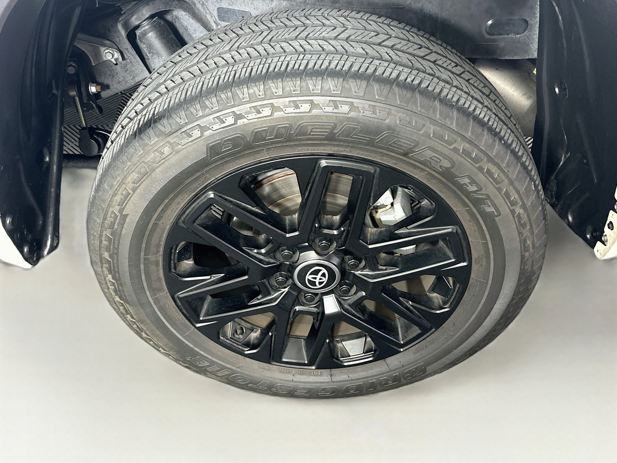 Used 2024 Toyota Tundra Limited AWD/4WD image 11