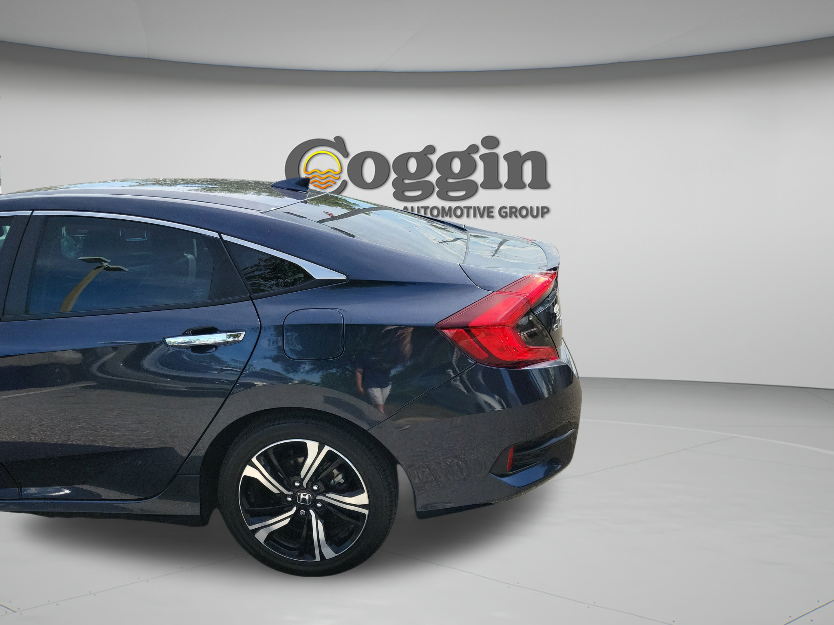 Used 2017 Honda Civic Touring image 30