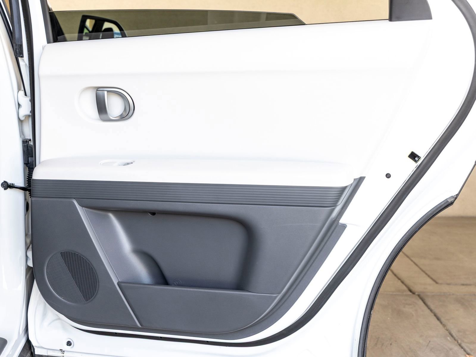 Used 2024 Hyundai Ioniq 5 SE RWD image 23