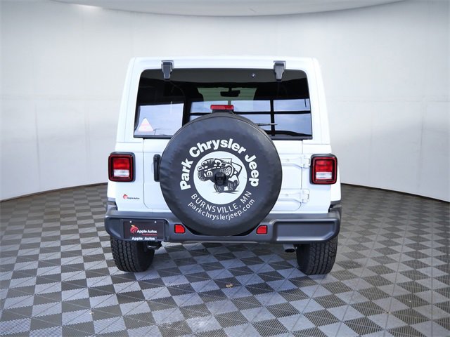 Used 2022 Jeep Wrangler Unlimited Sahara w/ Cold Weather Group image 7