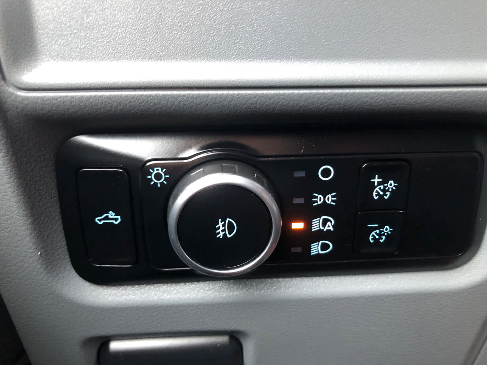 Used 2023 Ford F150 XLT image 11