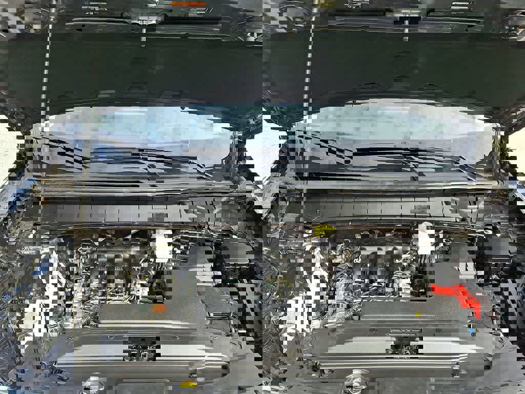 Used 2025 Nissan Pathfinder SV image 29