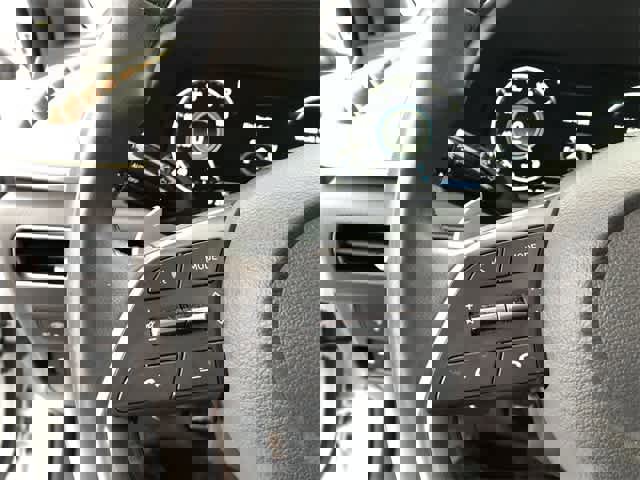 Used 2021 Hyundai Sonata Limited w/ Preferred Accessory Package image 18