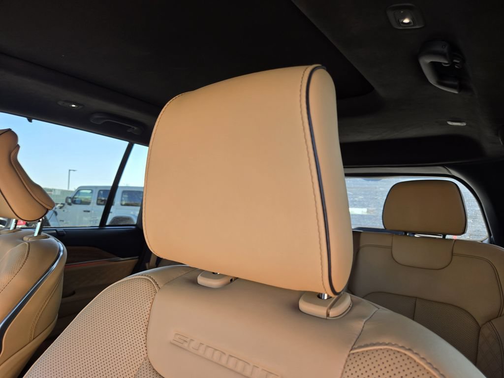 Used 2022 Jeep Grand Cherokee Summit AWD/4WD image 14