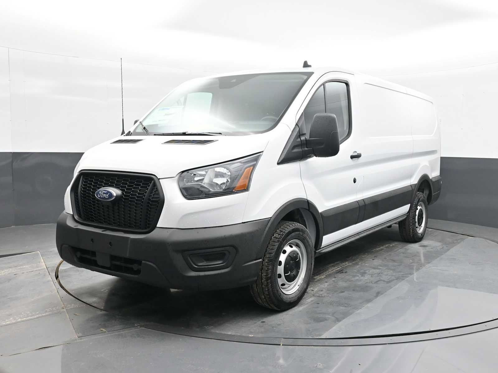 New 2024 Ford Transit 250 148 Medium Roof RWD image 6