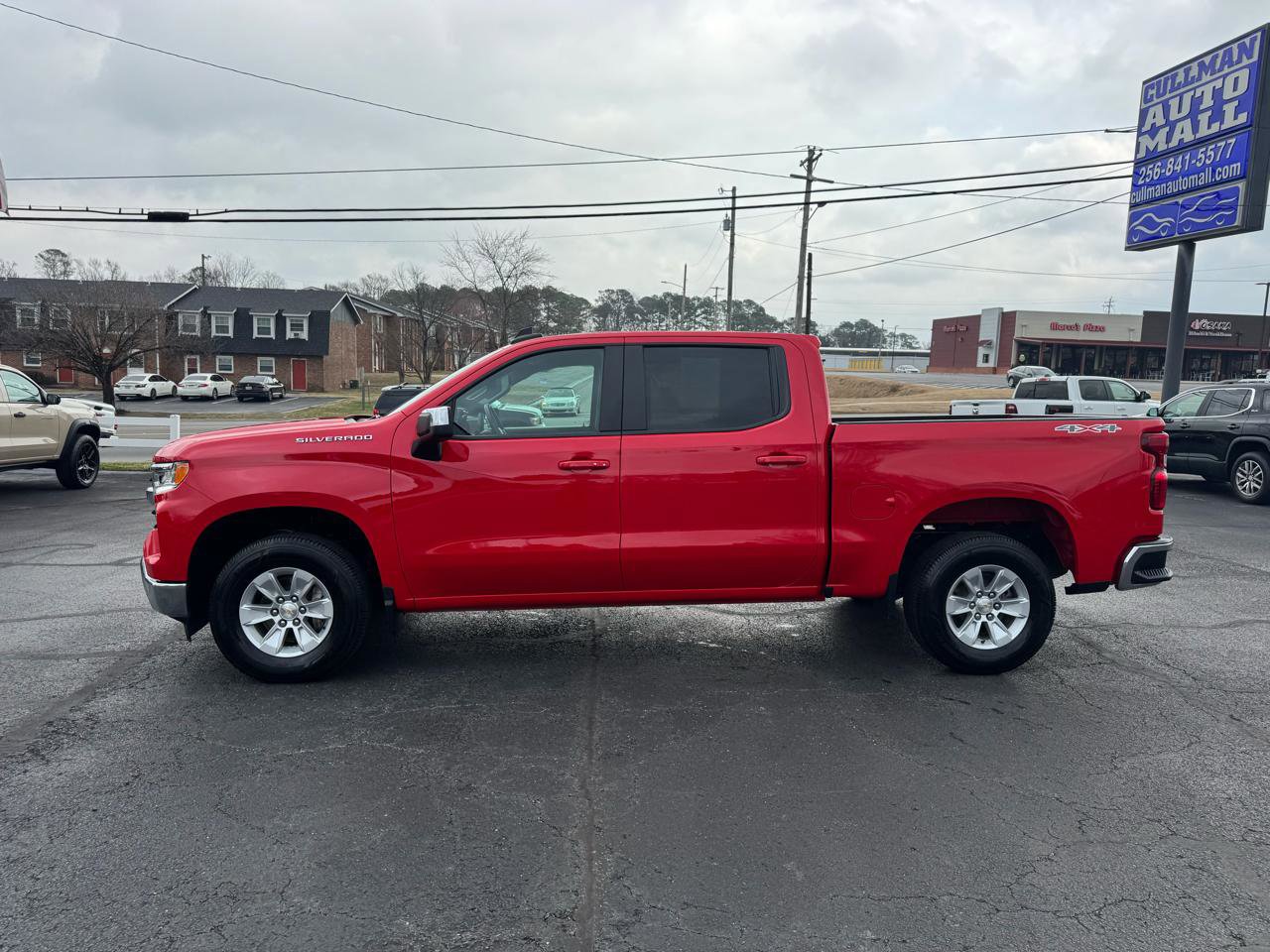 Used 2025 Chevrolet Silverado 1500 LT AWD/4WD image 2
