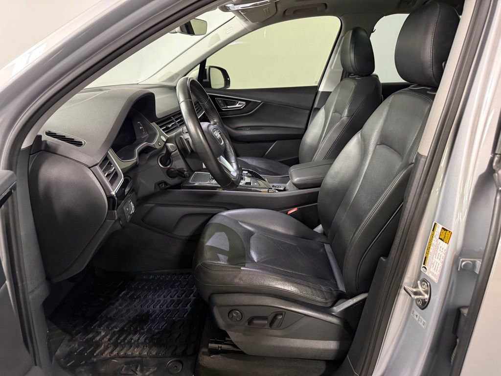 Used 2017 Audi Q7 3.0T Premium Plus w/ Premium Plus Package AWD/4WD image 9
