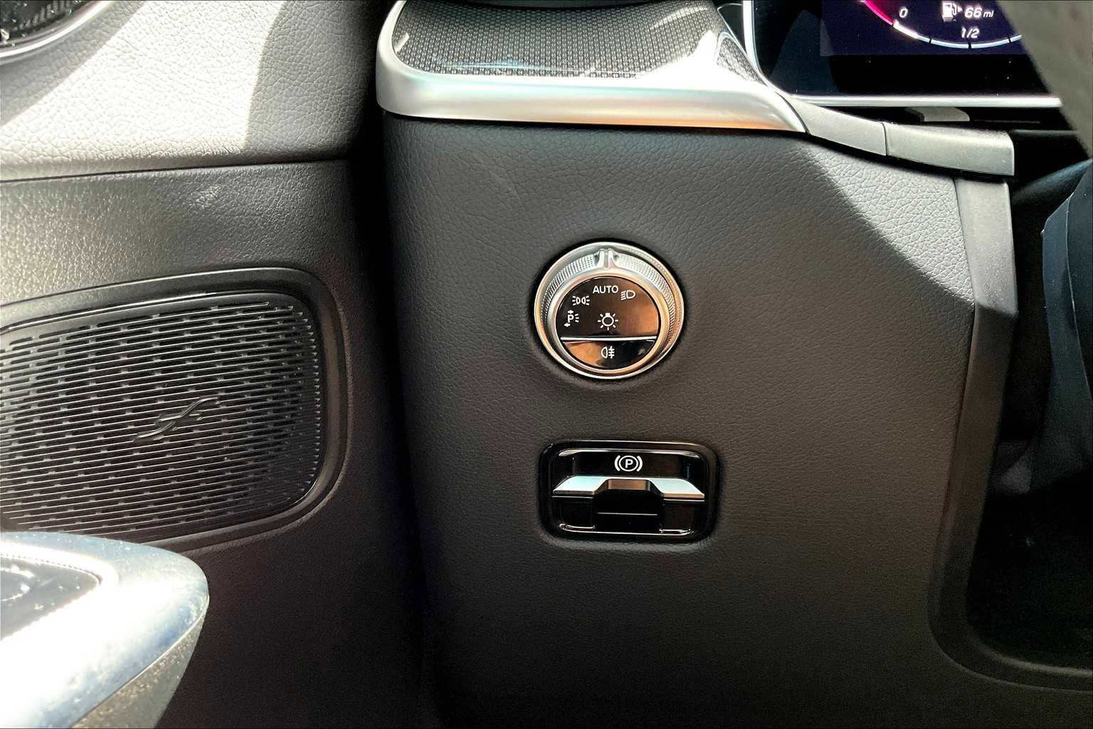 New 2026 Mercedes-Benz GLC 300 image 13