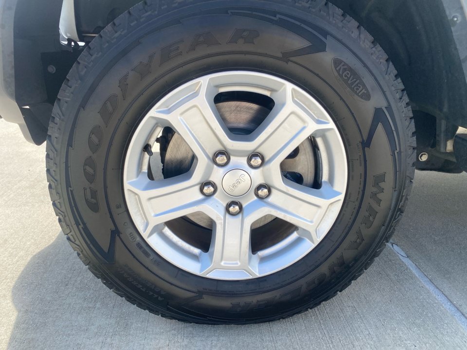 Used 2018 Jeep Wrangler Unlimited Sport S AWD/4WD image 31