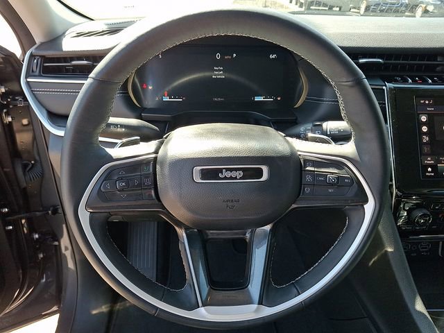 Used 2022 Jeep Grand Cherokee Laredo w/ Luxury Tech Group I image 15
