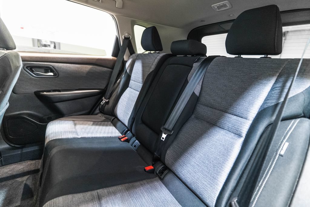 Used 2023 Nissan Rogue SV AWD/4WD image 30
