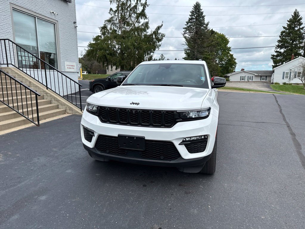 Used 2023 Jeep Grand Cherokee Limited w/ Luxury Tech Group II