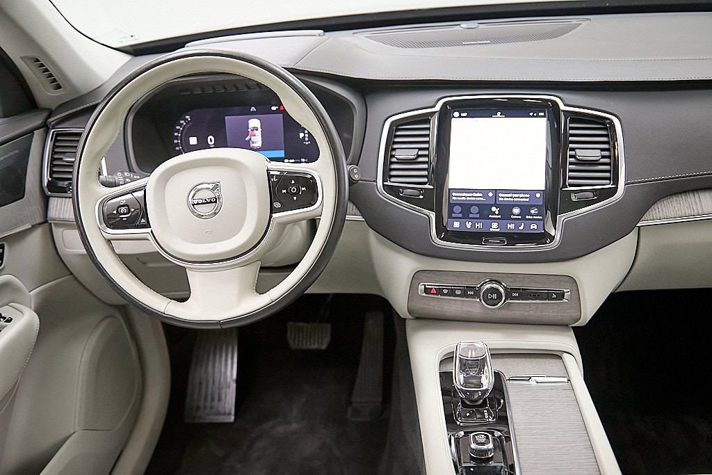 Certified 2023 Volvo XC90 T8 Ultimate image 29